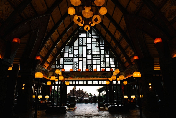 Lobby of Disney Aulani in Ko Olina with stained glass
